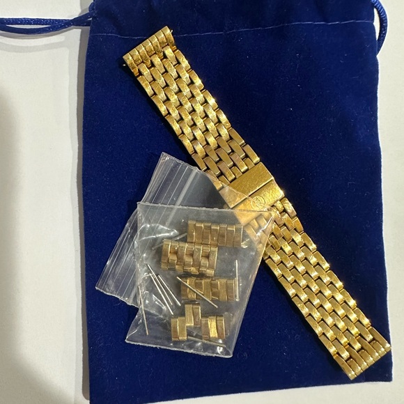 Michele 18mm yellow gold deco watch bracelet - Picture 6 of 6